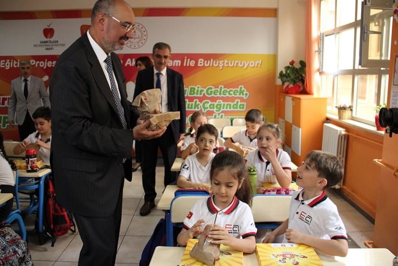 Ali Ülker:“Çocuklarımız dengeli beslenerek sağlıklı büyüyecek”
