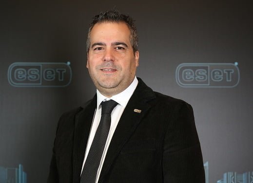 Sahte WhatsApp uygulamasına dikkat!